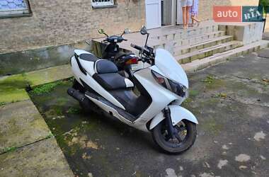 Грузовые мотороллеры, мотоциклы, скутеры, мопеды Suzuki Skywave Type S400 2003 в 