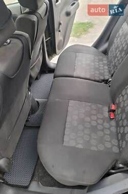 Хэтчбек Suzuki Splash 2009 в 