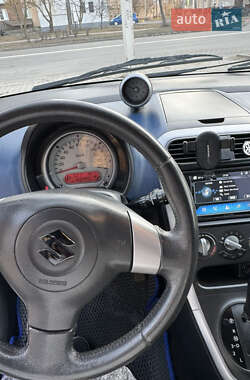 Хэтчбек Suzuki Splash 2009 в 