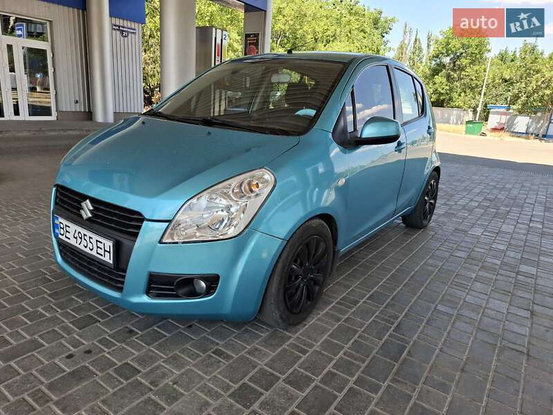 Хэтчбек Suzuki Splash 2010 в 