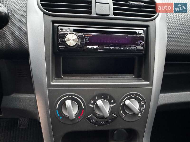 Хэтчбек Suzuki Splash 2009 в Киеве фото 35 Хэтчбек Suzuki Splash 2009 в Киеве