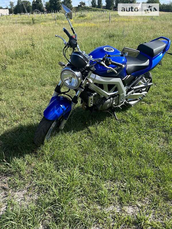 Мотоцикл Без обтекателей (Naked bike) Suzuki SV 650 2003 в 