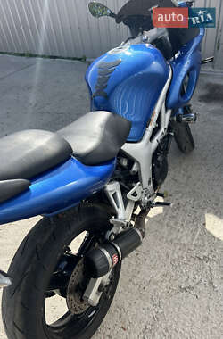 Мотоцикл Спорт-туризм Suzuki SV 650S 2000 в 