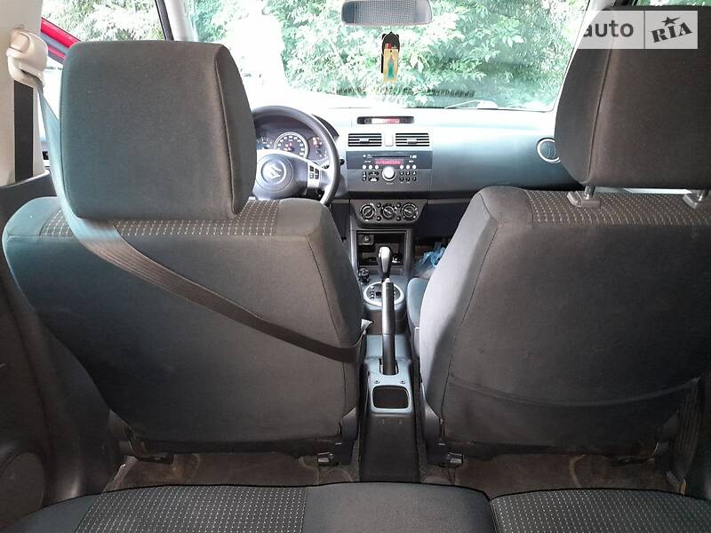Хэтчбек Suzuki Swift 2006 в Львове