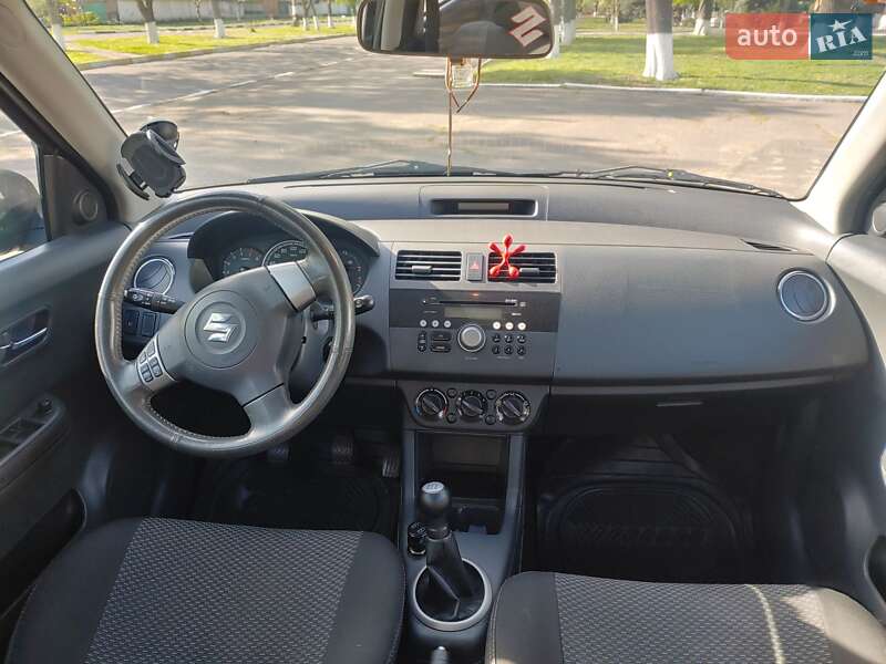 Хэтчбек Suzuki Swift 2007 в Подольске