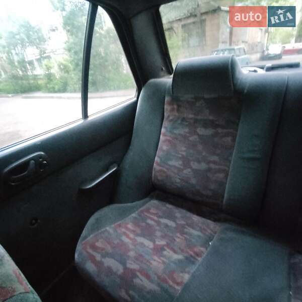 Седан Suzuki Swift 1995 в Одессе