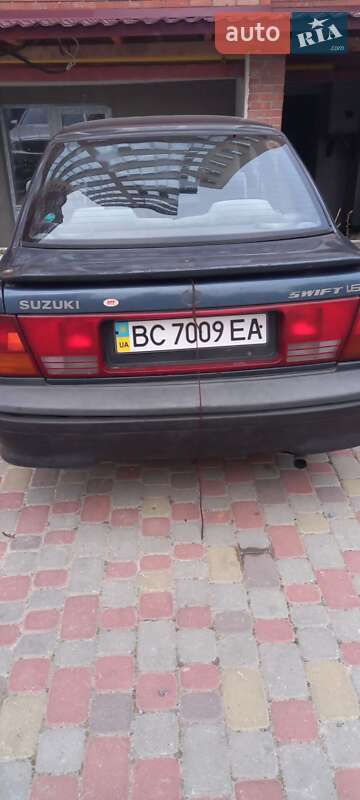 Седан Suzuki Swift 1989 в Львове