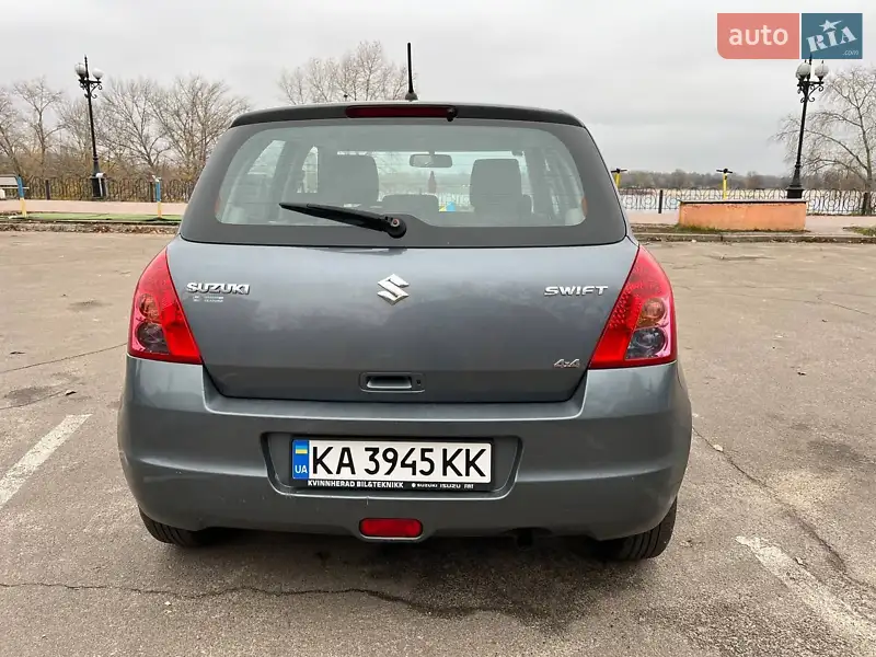 Хэтчбек Suzuki Swift 2010 в 