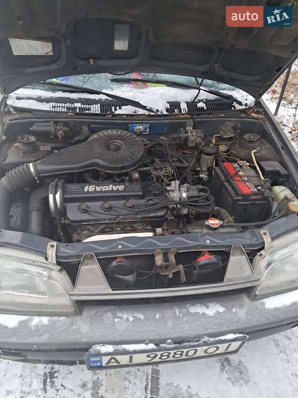 Седан Suzuki Swift 1991 в Великому Бурлуку