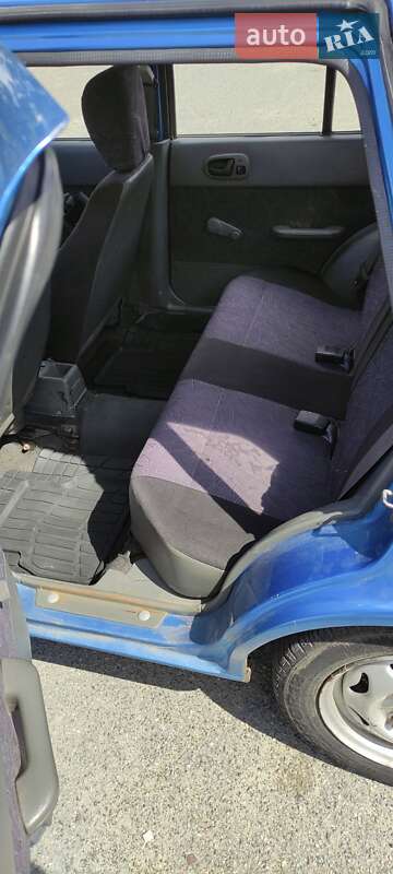 Хэтчбек Suzuki Swift 2001 в Малине