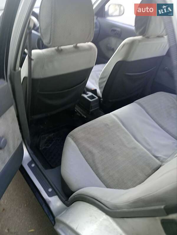 Седан Suzuki Swift 2003 в Харкові