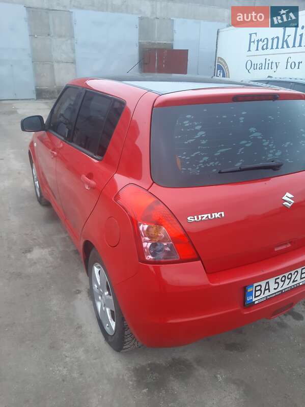 Хетчбек Suzuki Swift 2010 в Кропивницькому