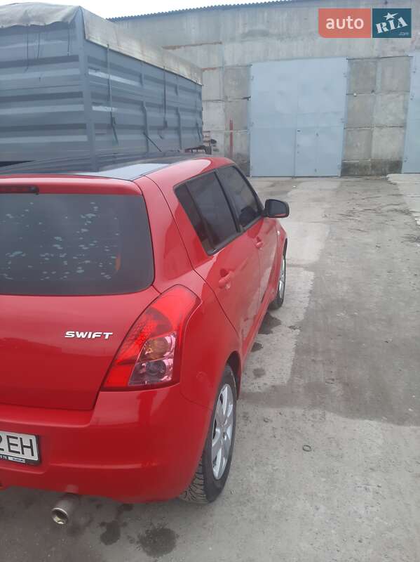 Хетчбек Suzuki Swift 2010 в Кропивницькому
