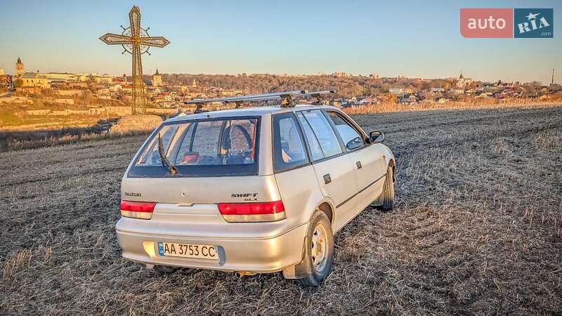Хетчбек Suzuki Swift 2003 в Кам'янець-Подільському