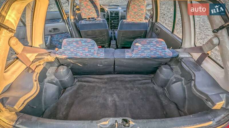 Хетчбек Suzuki Swift 2003 в Кам'янець-Подільському