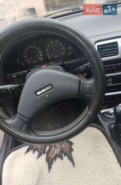 Седан Suzuki Swift 1994 в Одессе