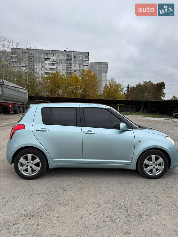 Хетчбек Suzuki Swift 2007 в Дніпрі