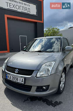 Хетчбек Suzuki Swift 2010 в Броварах