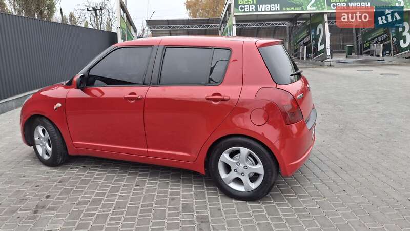 Хетчбек Suzuki Swift 2007 в Кропивницькому