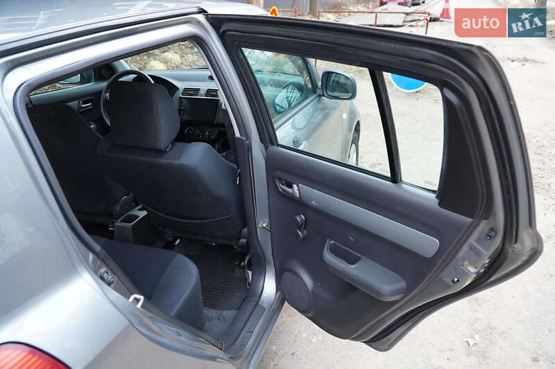 Хетчбек Suzuki Swift 2008 в Києві