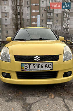 Хетчбек Suzuki Swift 2006 в Миколаєві