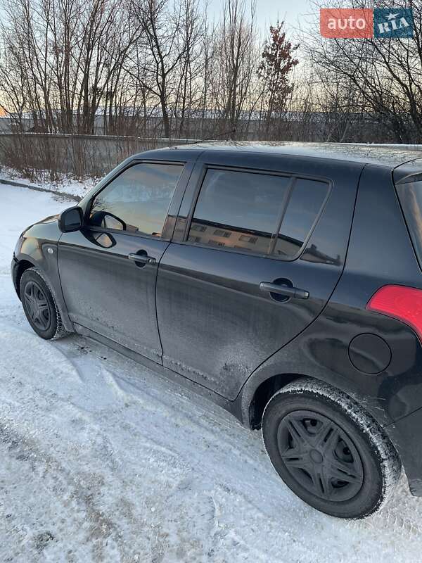 Хетчбек Suzuki Swift 2010 в Києві