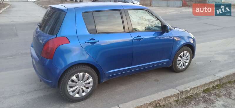 Хетчбек Suzuki Swift 2007 в 