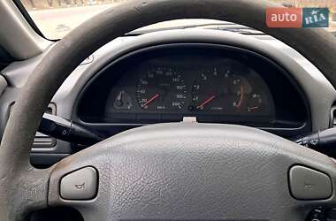 Седан Suzuki Swift 2000 в 