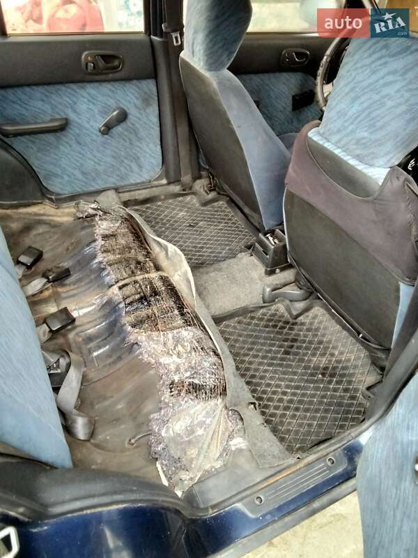 Хетчбек Suzuki Swift 1997 в Дніпрі