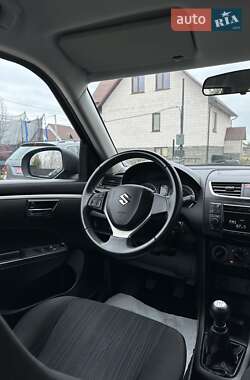 Хетчбек Suzuki Swift 2015 в 