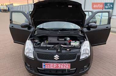 Хэтчбек Suzuki Swift 2010 в 