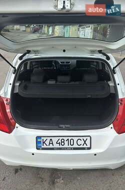 Хетчбек Suzuki Swift 2011 в 