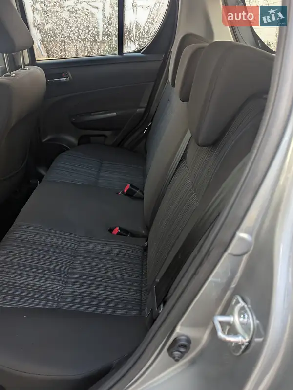 Хэтчбек Suzuki Swift 2014 в 