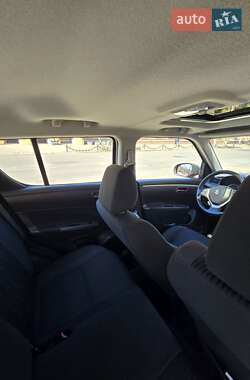 Хэтчбек Suzuki Swift 2012 в 