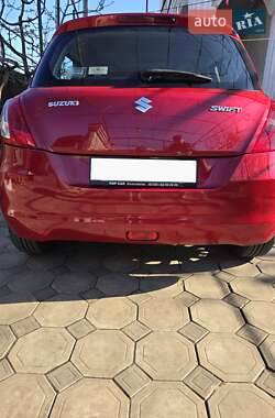 Хэтчбек Suzuki Swift 2012 в 