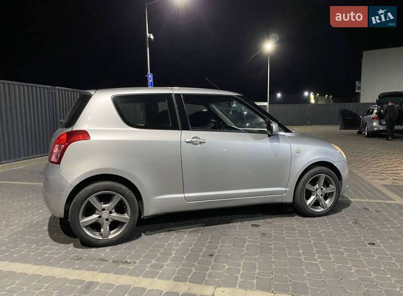 Хетчбек Suzuki Swift 2009 в Ужгороді