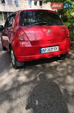 Хетчбек Suzuki Swift 2005 в 