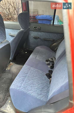 Седан Suzuki Swift 2000 в 
