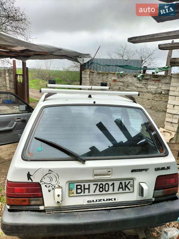 Хэтчбек Suzuki Swift 1988 в Великодолинском фото 2 Хэтчбек Suzuki Swift 1988 в Великодолинском