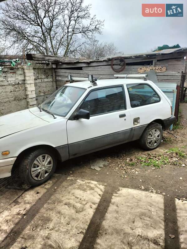 Хэтчбек Suzuki Swift 1988 в Великодолинском фото 7 Хэтчбек Suzuki Swift 1988 в Великодолинском