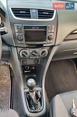 Хетчбек Suzuki Swift 2012 в 