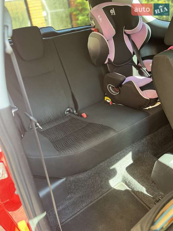 Хэтчбек Suzuki Swift 2010 в Львове