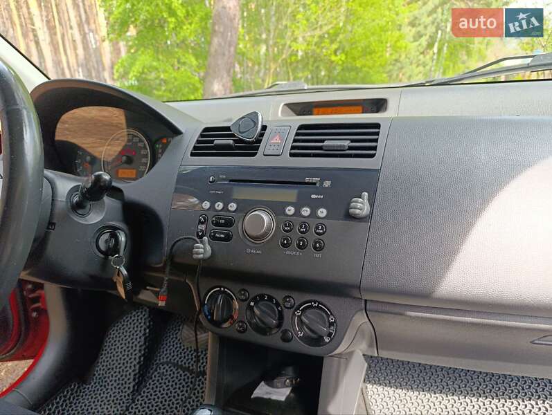 Хэтчбек Suzuki Swift 2007 в Киеве