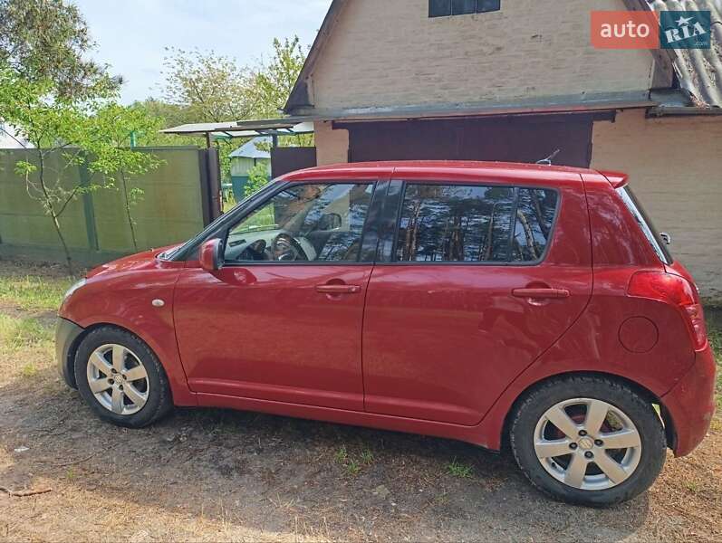 Хэтчбек Suzuki Swift 2007 в Киеве