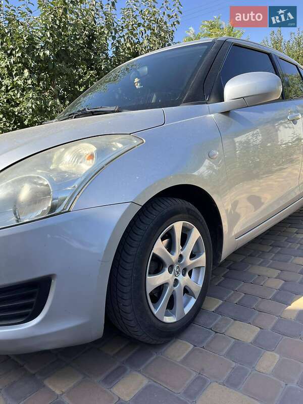Хэтчбек Suzuki Swift 2011 в Барышевке фото 53 Хэтчбек Suzuki Swift 2011 в Барышевке