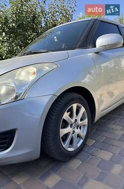 Хэтчбек Suzuki Swift 2011 в 