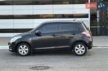 Хетчбек Suzuki Swift 2012 в 