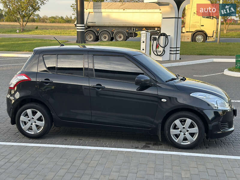 Хэтчбек Suzuki Swift 2012 в Великом Дальнике