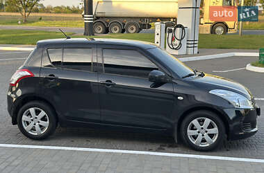 Хетчбек Suzuki Swift 2012 в 