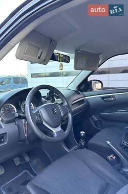 Хетчбек Suzuki Swift 2012 в 